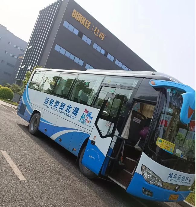 人生就是博风管销售中心安徽明堂山景区旅游团建活动